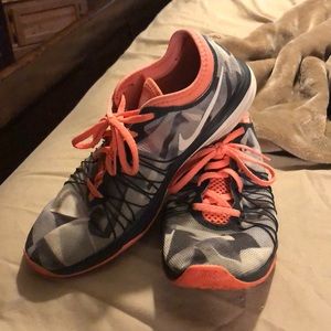 Women’s Nike’s 9.5